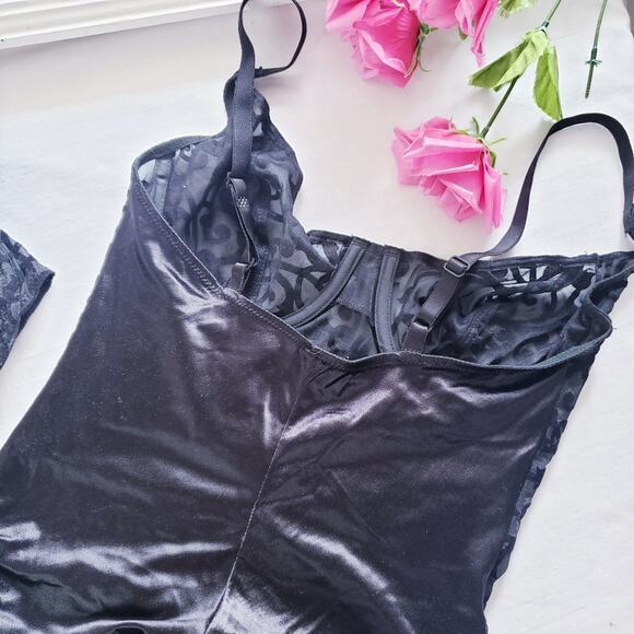 Rare Vintage 90s Victoria's Secret Gold Label Black Floral Velvet Bodysuit Set - Picture 3 of 16